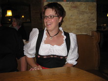 Sandra ganz fesch im neuen Dirndl, 29. Sep.2007